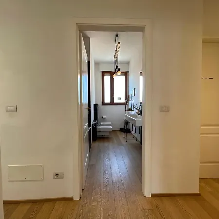 Rooftop In Historical Center Болонья