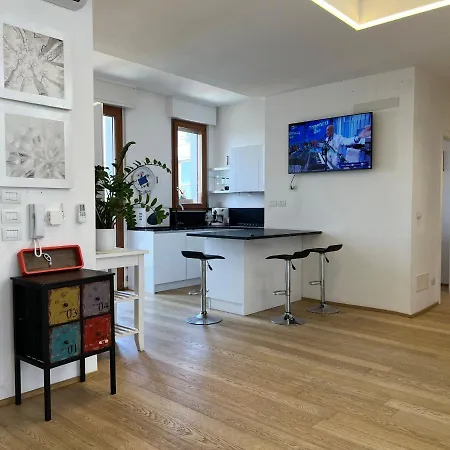 Rooftop In Historical Center * Болонья