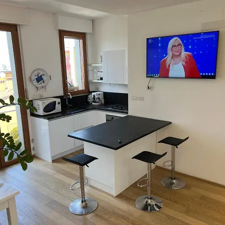 Rooftop In Historical Center * Болонья