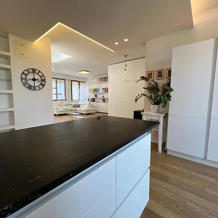 Апартаменты Rooftop In Historical Center